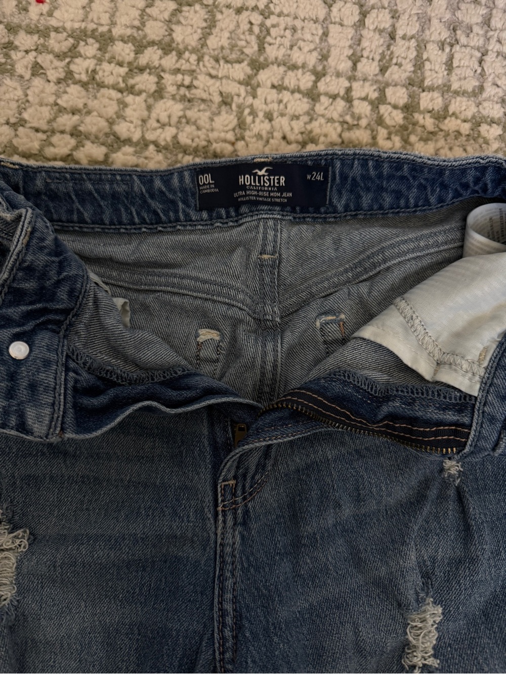 Hollister women’s mom jeans Ulta high rise Dark Blue Distressed Jeans